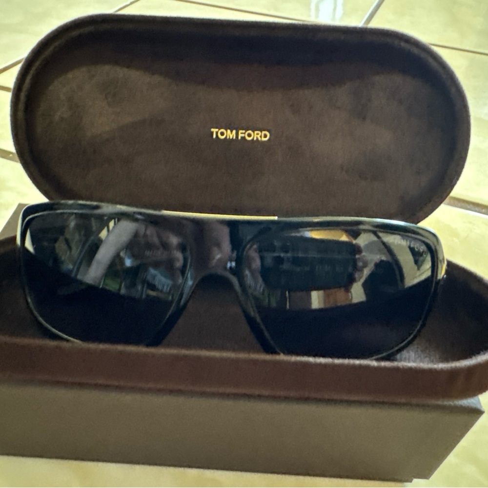 TOM FORD Sunglasses CHRISTOPHER TF 44 Black Frames Smoke Lens NWT.